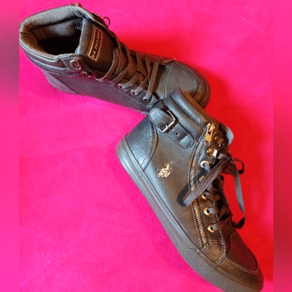 Poly Boots